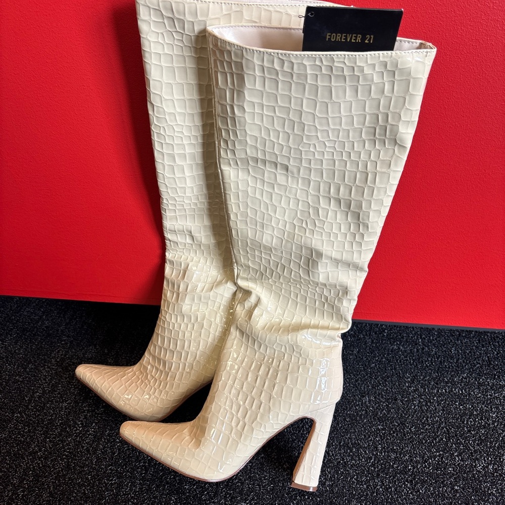 Forever 21 Beige Croc-Embossed Heeled Boots